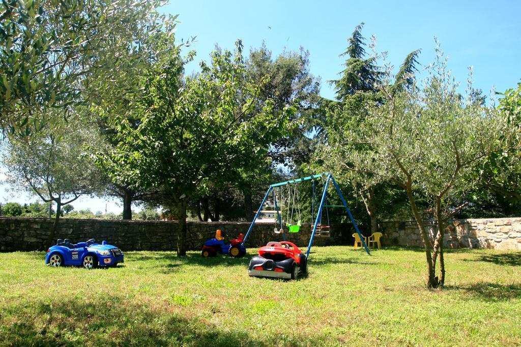 Korsa Apartment Sveti Lovreč Pazenatički Exterior foto